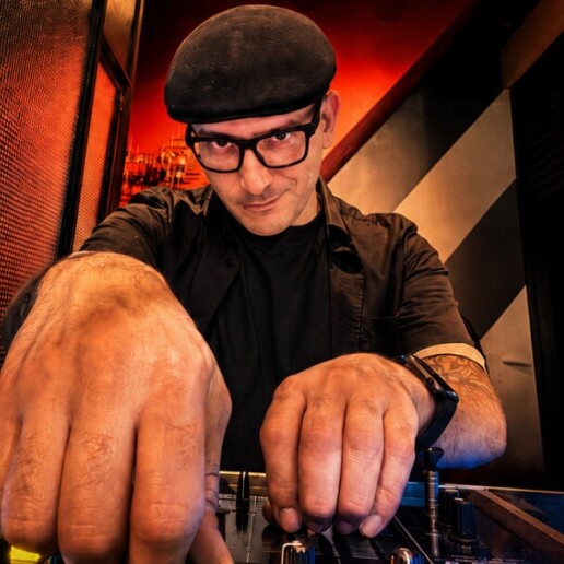 DJ Amsterdam  (NL) Wedding DJ, Including Lighting & Sound