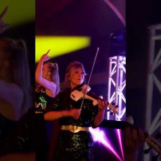 Band Valkenswaard  (NL) MASHITUP | THE ULTIMATE LIVE DJ ACT