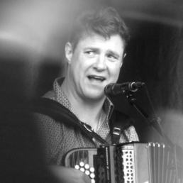 Zanger Puurs  (BE) speelman Iwein: Zangavond met accordeon