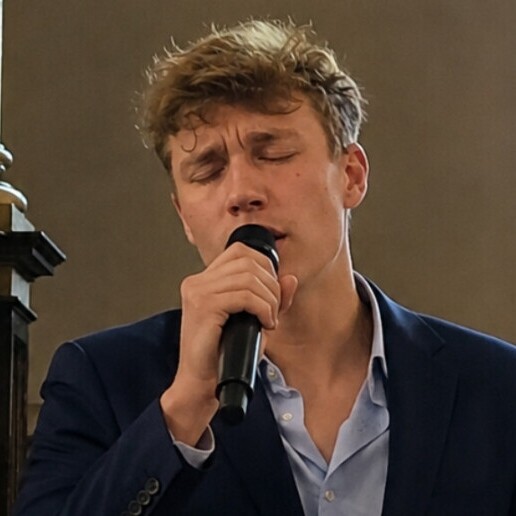 Singer (male) Overijse  (BE) Ruja – Live Covers