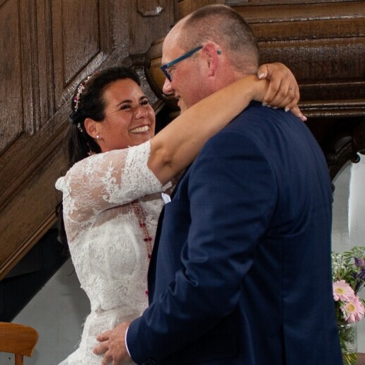 Singer (female) Amsterdam  (NL) Weddings: Custom Song or Musical Accompaniment