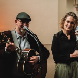 Singer (female) Beek  (Gelderland)(NL) Maartje & Sander | Funeral Singer