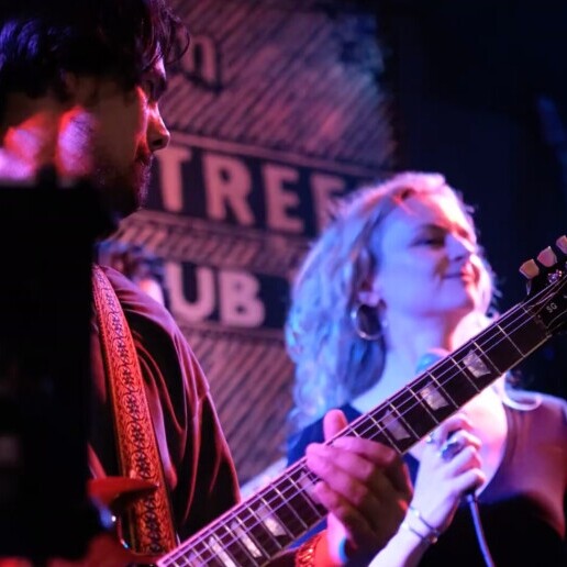 Singer (female) Amsterdam  (NL) Sharon de Bos - Soul, R&B & Funk Band