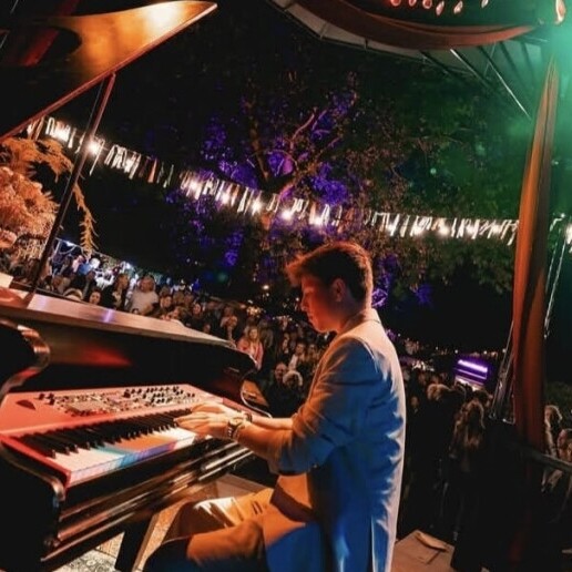 Pianist Harderwijk  (NL) Pianist Daan – Live Pianomuziek