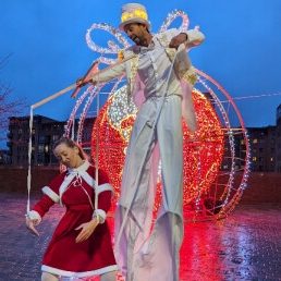 Kerstpoppetje (stelten act Kerst)