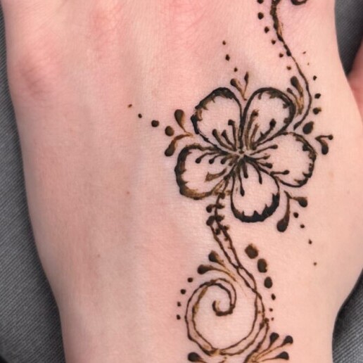Schminker St Joris Winge tijdelijke henna tattoo