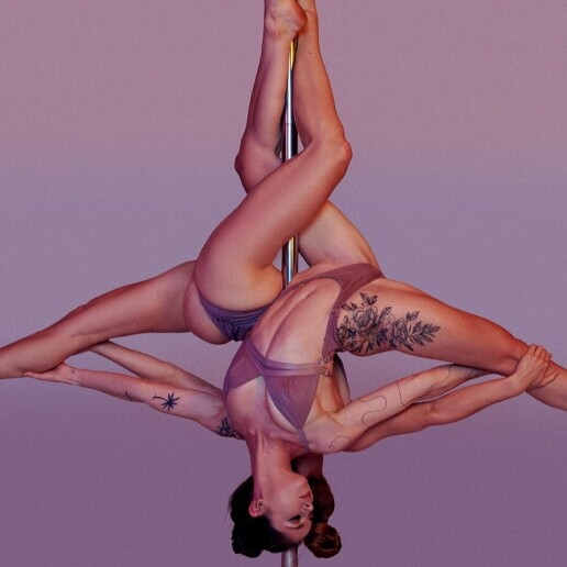 Acrobaat Assebroek  (BE) Pole Dance Tricks - Duo paaldans act