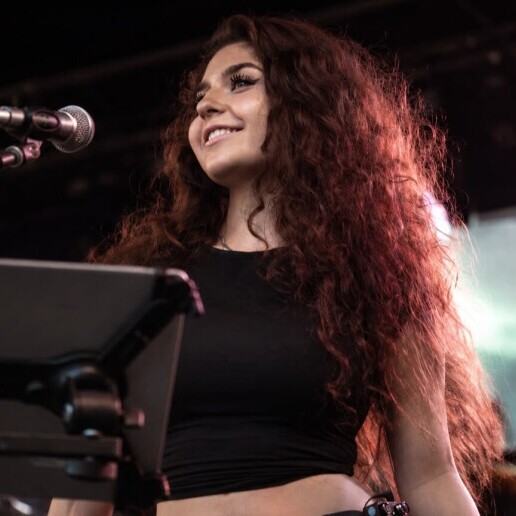 Singer (female) Maassluis  (NL) Melissa Dadgarporian, TVOH