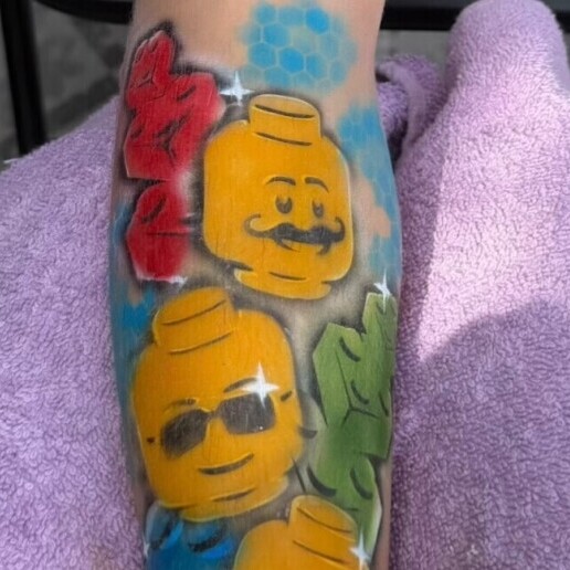 Kunstenaar Breda  (NL) Airbrush ( tijdelijke inkt tattoos )
