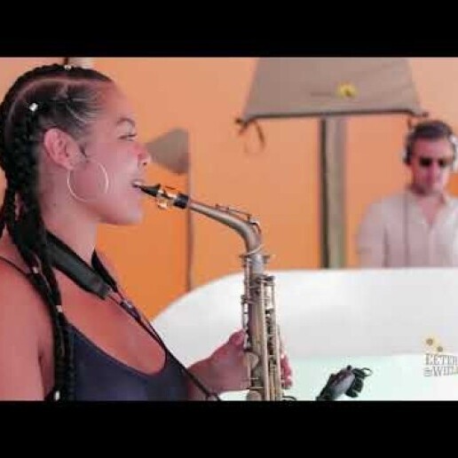 Saxofoniste Romana de Meneges