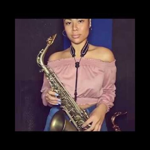 Saxofoniste Romana de Meneges