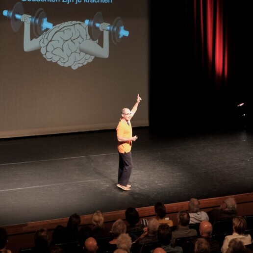 Speaker Heiloo  (NL) Team building speech from I to we
