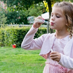 Nanny bij de bruiloft of familiefeest