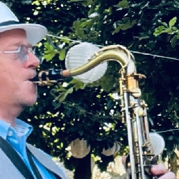 Saxofonist Koog aan de Zaan  (NL) DJ-Sax Robert