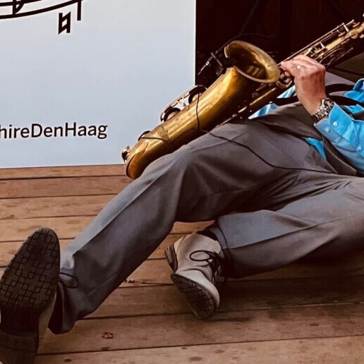 Saxophonist Koog aan de Zaan  (NL) Dj party saxophonist Robert Lamme