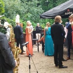 Wedding saxophonist Robert