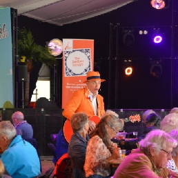 Muziekbingo Senioren Ouderen Oranje Man