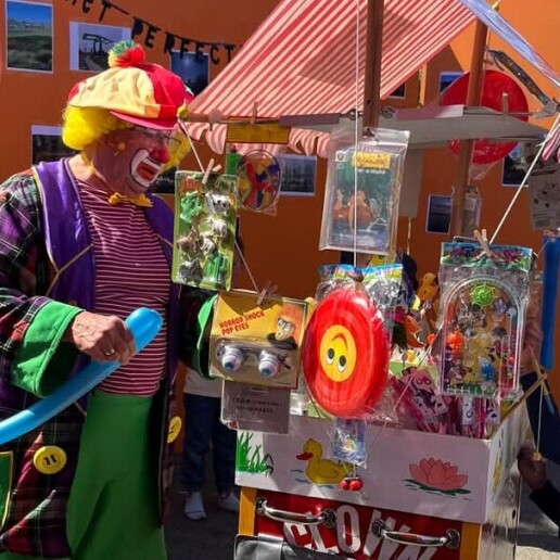 Clown Ouderkerk aan de Amstel  (NL) Pepe's Duck Pond / Fishing Cart
