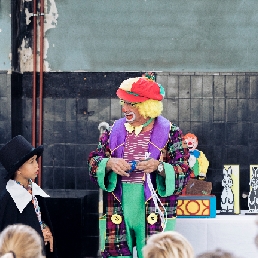 Clown Pepe Kindergoochelaar thuis