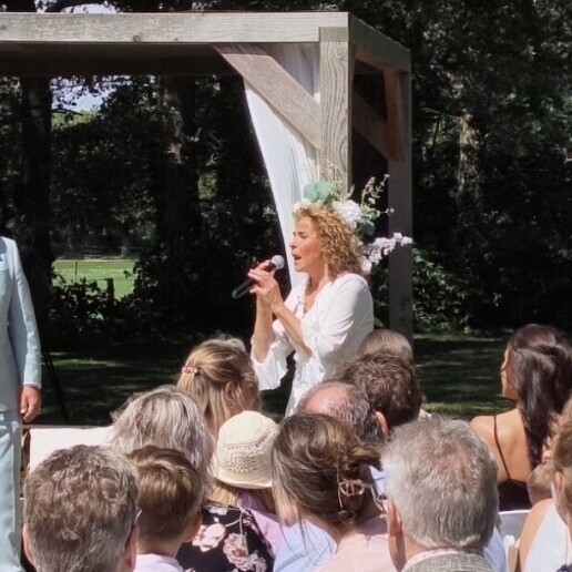Singer (female) Den Haag  (NL) Singer Nicole, wedding, party
