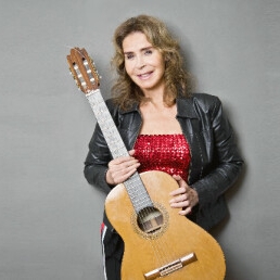 Fado Singer Nicole