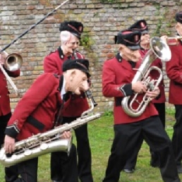 Ludiek openen evenement met stil-orkest