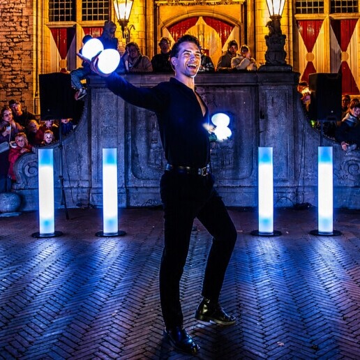 Jongleur Middelburg  (NL) Ezra's High-End LED Jongleer Show