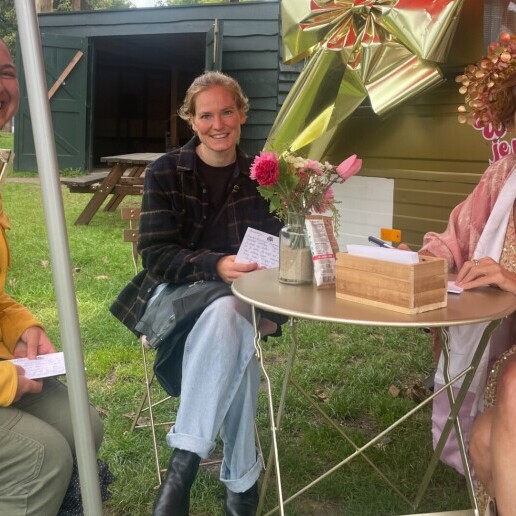 Waarzegger Alphen aan den Rijn  (NL) Caravan van het Compliment