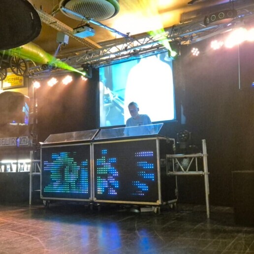 Drive-in show Berkel en Rodenrijs  (NL) Foute Party with Top Drive-in Show