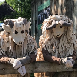 Actor Beilen  (NL) Olly and Cody, two merry sheep