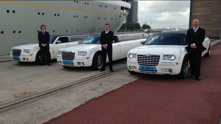 Chrysler 300C White Limousine