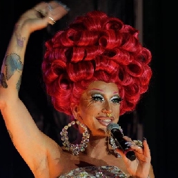 DeeDee -Drag Queen- Presentatie