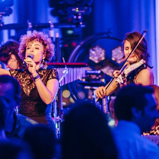 Band Amsterdam  (NL) TIP DJ with live musicians FemaleFusion