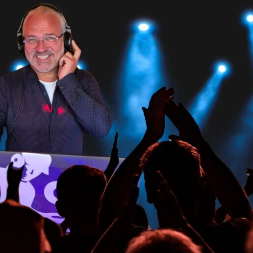 DJ Alphen aan den Rijn  (NL) DJ Mako -De Perfecte Beat voor Elk Feest