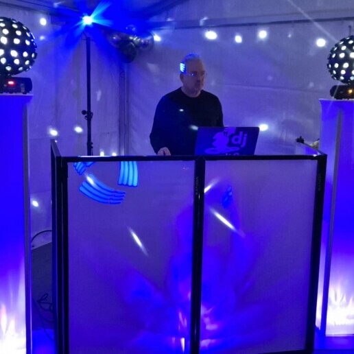 DJ Alphen aan den Rijn  (NL) DJ Mako -De Perfecte Beat voor Elk Feest