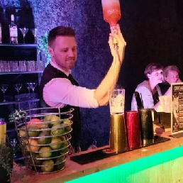 Cocktail Bar + Bartender + 50 Cocktails