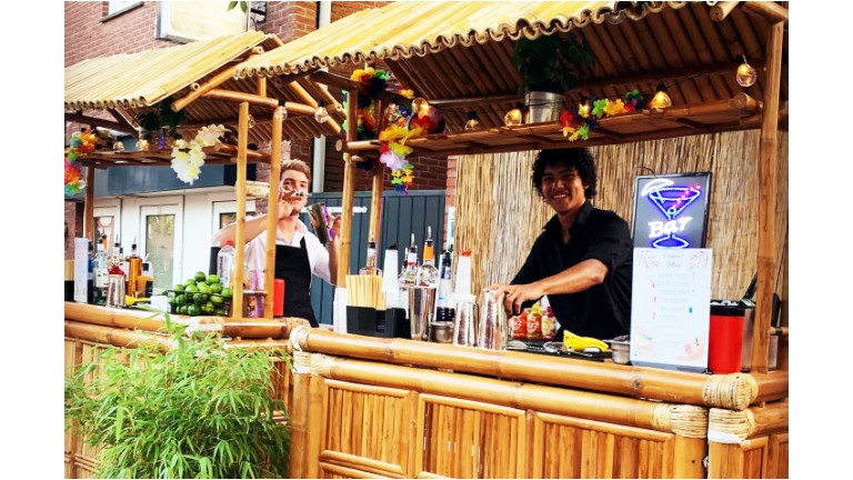 Zomerse Cocktailbar + 50 Cocktails