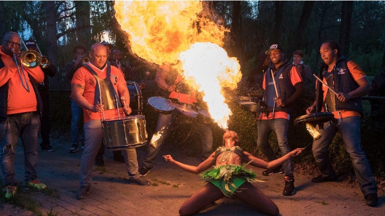 La Negra Fire show with dancers