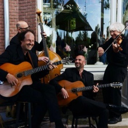 2CV Gypsy Jazz