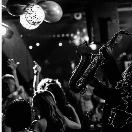 Saxofonist Barneveld  (NL) Saxofonist Ivar on Sax