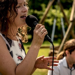 Singer (female) Hengelo  (Overijssel)(NL) Song-Smederij