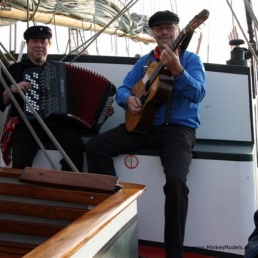 Accordionist Geertruidenberg  (NL) De Beste Stuurlui