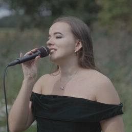 Singer (female) Tiel  (NL) Myrthe Hendriks