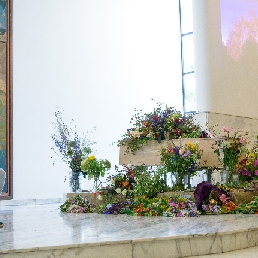 Funeral singer Dieke van Hoften