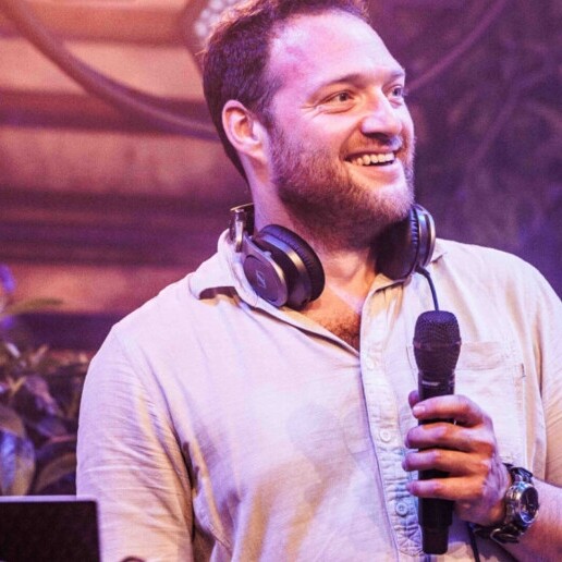 DJ Eindhoven  (NL) Mr. Emmix (aka 90s, Disco, Summer, Hits)