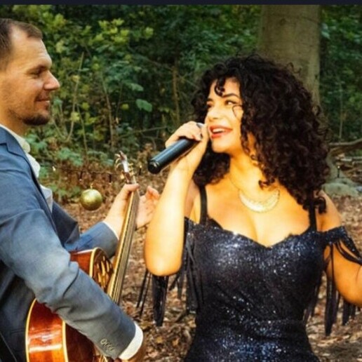 Zangeres Vlaardingen  (NL) Kerstduo Maral & Daan | Kerstduo