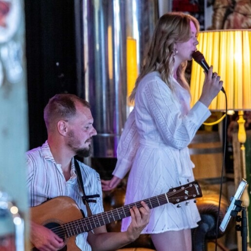 Singer (female) Breda  (NL) Acoustic duo | Nikita & Daan