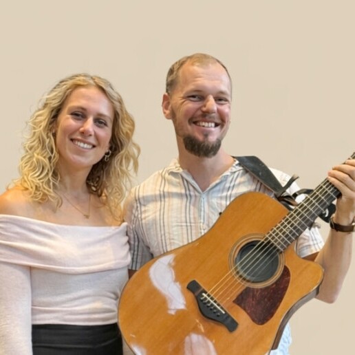 Singer (female) Breda  (NL) Wedding singer and guitarist Kim & Daan