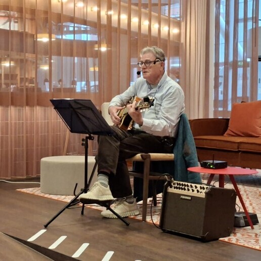 Singer (male) Nieuwegein  (NL) Tour de Chant! Chansons,Songs and Songs