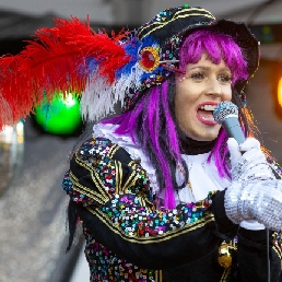 Zangeres Soest  (NL) Showpiet